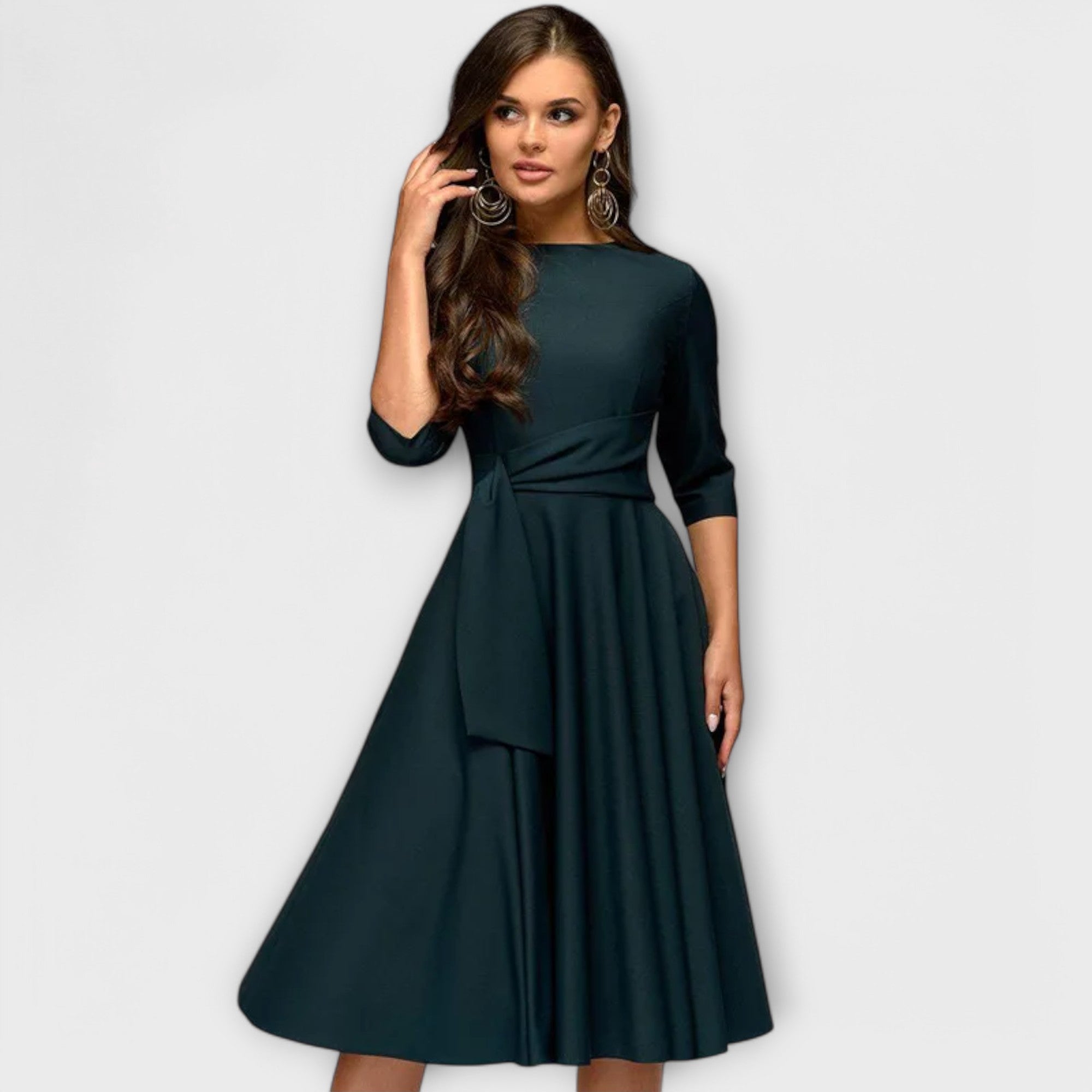 Eleganti Swing Kleitas