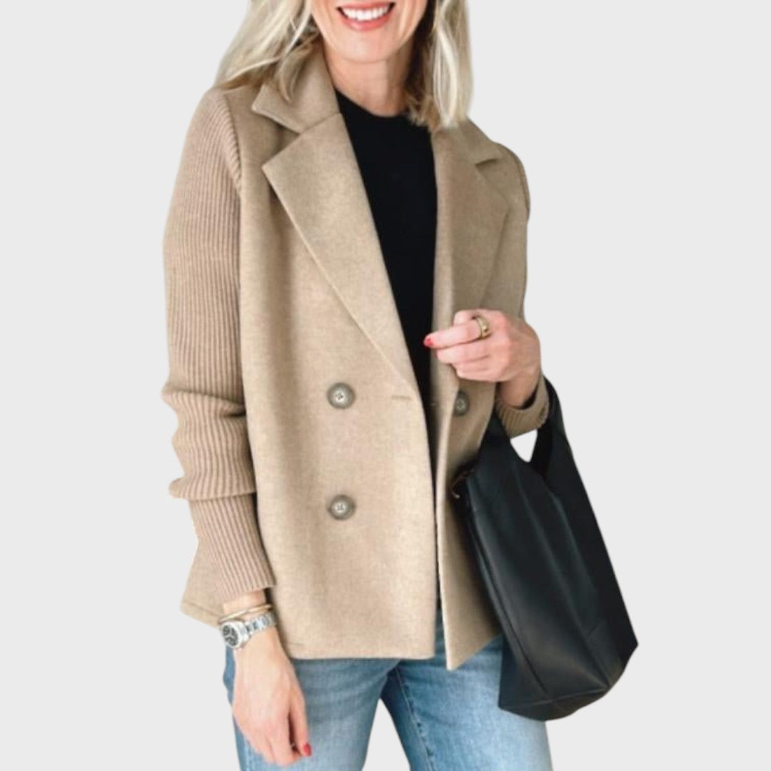 Emma – Elegants žakets ar adītiem piedurknēm